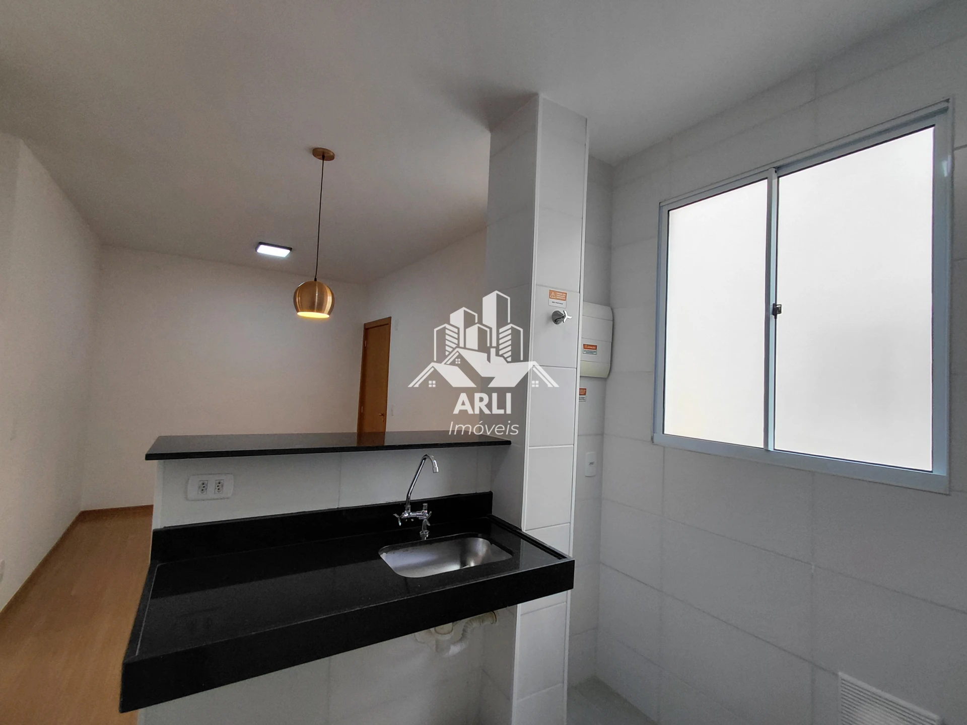 NOVO • NUNCA HABITADO • ÓTIMA LOCALIZAÇÃO - 