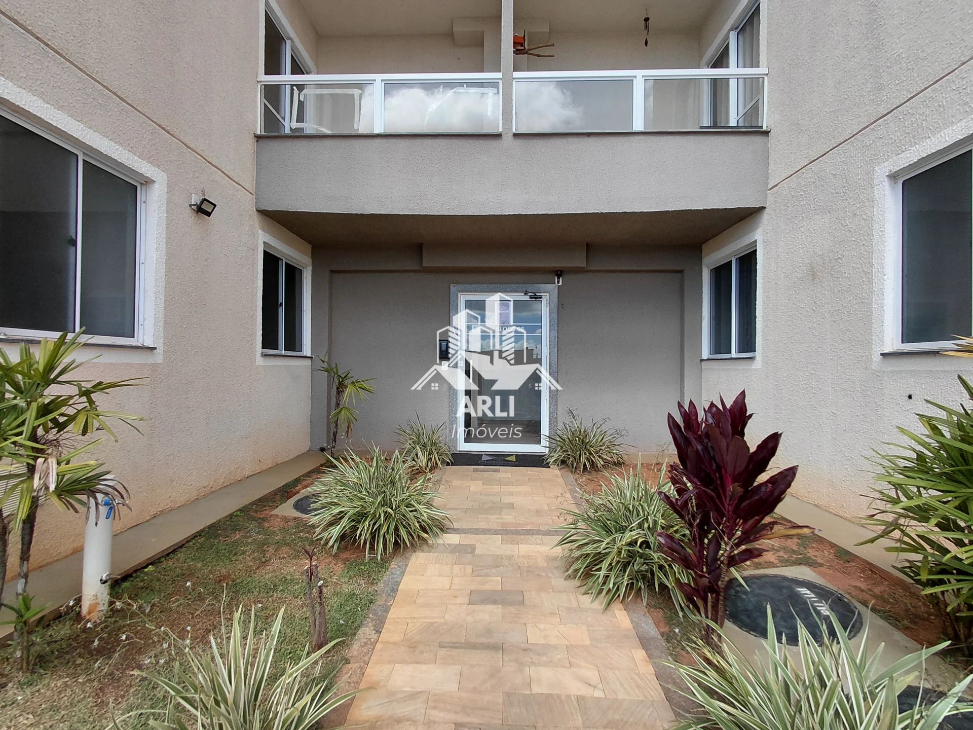 NOVO • NUNCA HABITADO • ÓTIMA LOCALIZAÇÃO