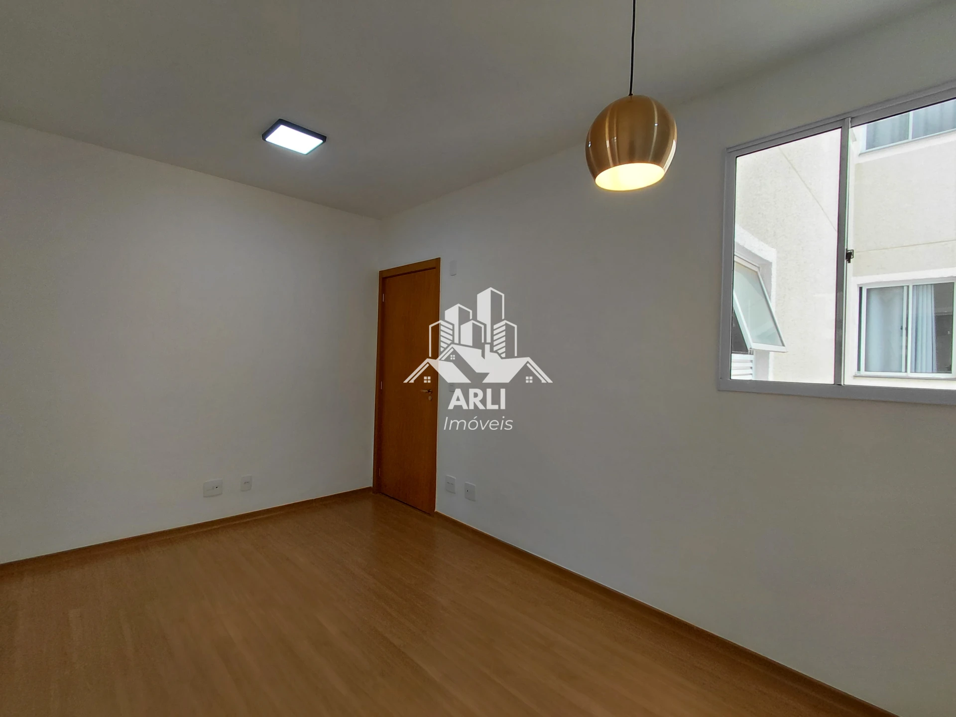 NOVO • NUNCA HABITADO • ÓTIMA LOCALIZAÇÃO - 