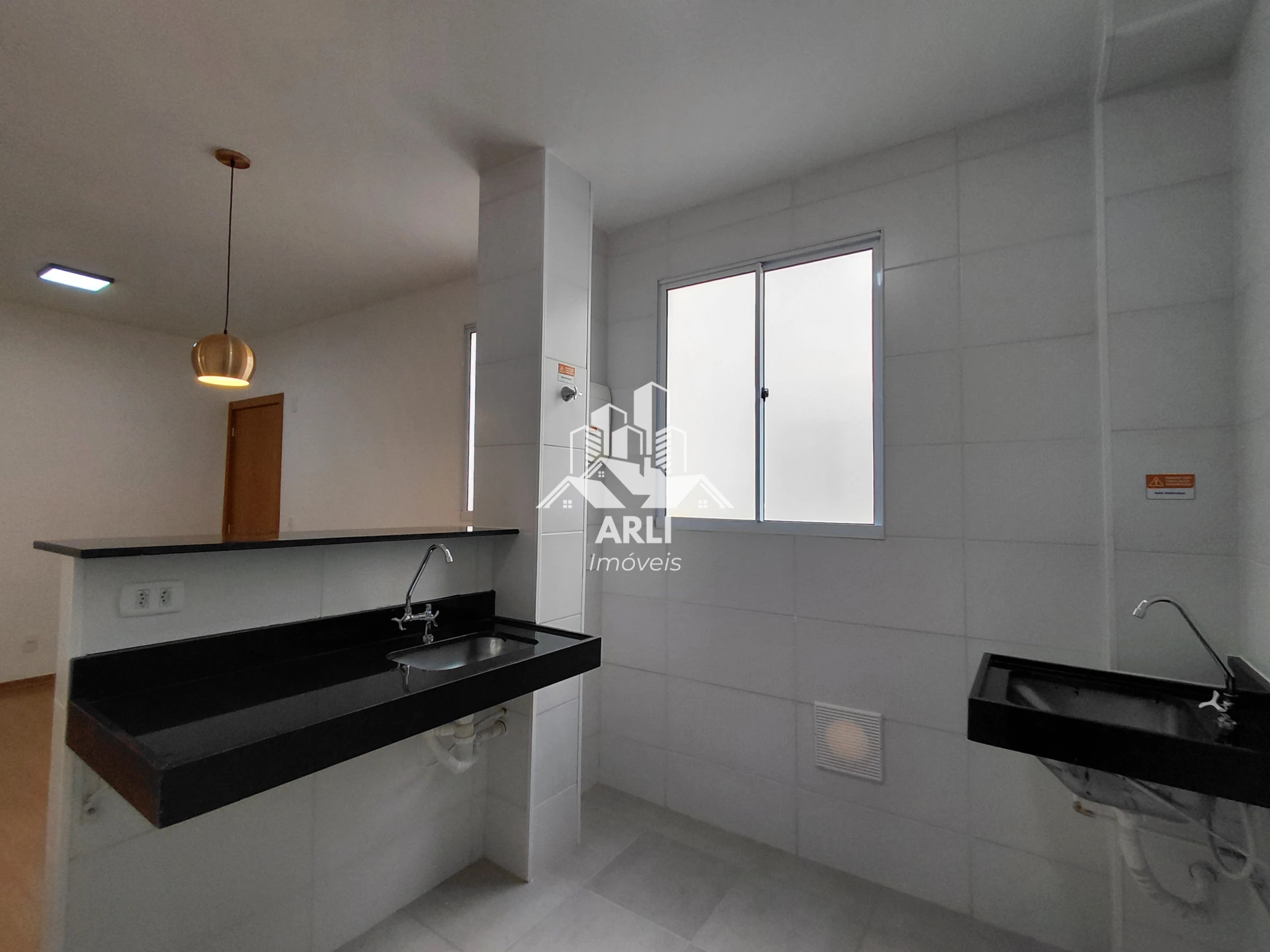 NOVO • NUNCA HABITADO • ÓTIMA LOCALIZAÇÃO - 