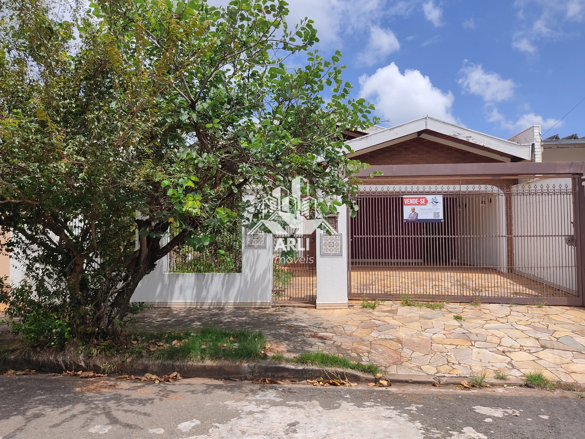 CASA À VENDA JD MARIA IZABEL!!!