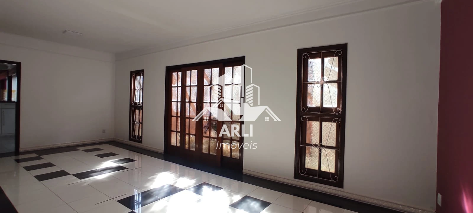 CASA À VENDA JD MARIA IZABEL!!! - 