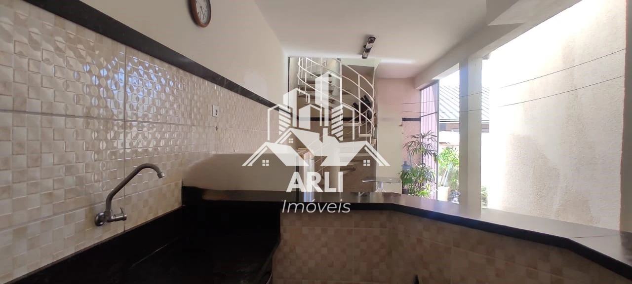 CASA À VENDA NUCLEO HAB.JOSE TERUEL !!!