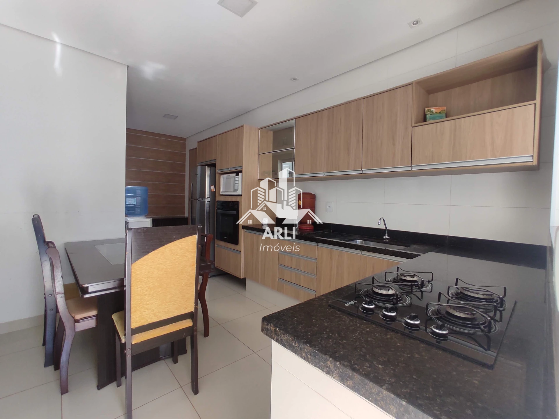 SOBRADO À VENDA NO JD PLANALTO !!! - 