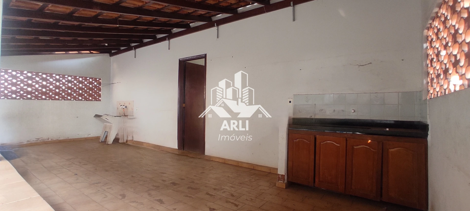 CASA À VENDA JD CAVALARI, PONTO COMERCIAL !!! - 