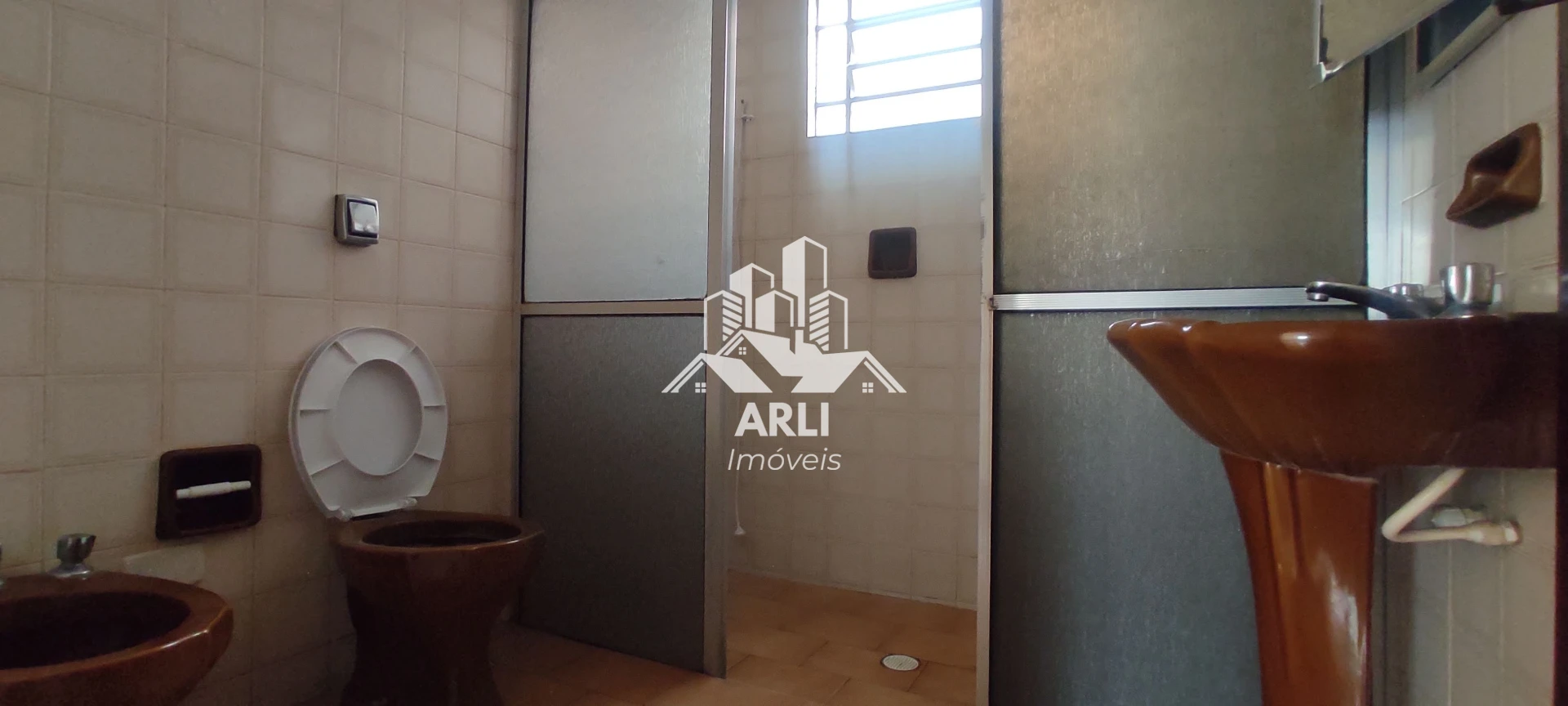 CASA À VENDA JD CAVALARI, PONTO COMERCIAL !!! - 