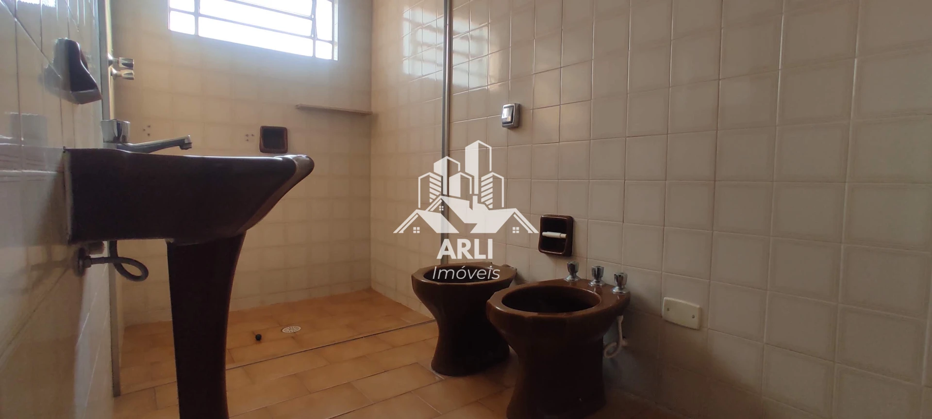 CASA À VENDA JD CAVALARI, PONTO COMERCIAL !!! - 