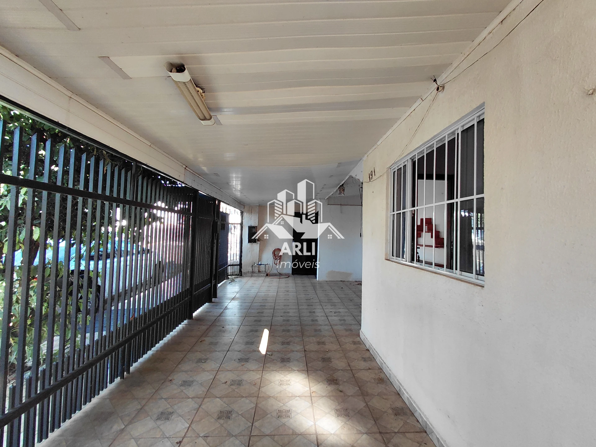 OPORTUNIDADE  NO STA. ANTONIETA! CASA COMPLETA COM ÁREA DE LAZER! 