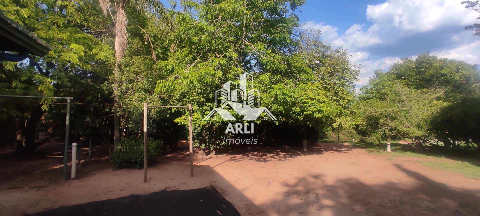 CHÁCARA À VENDA ALAMEDA SANTA CAROLINA QUITADA COM 5.000M2 !!! - 