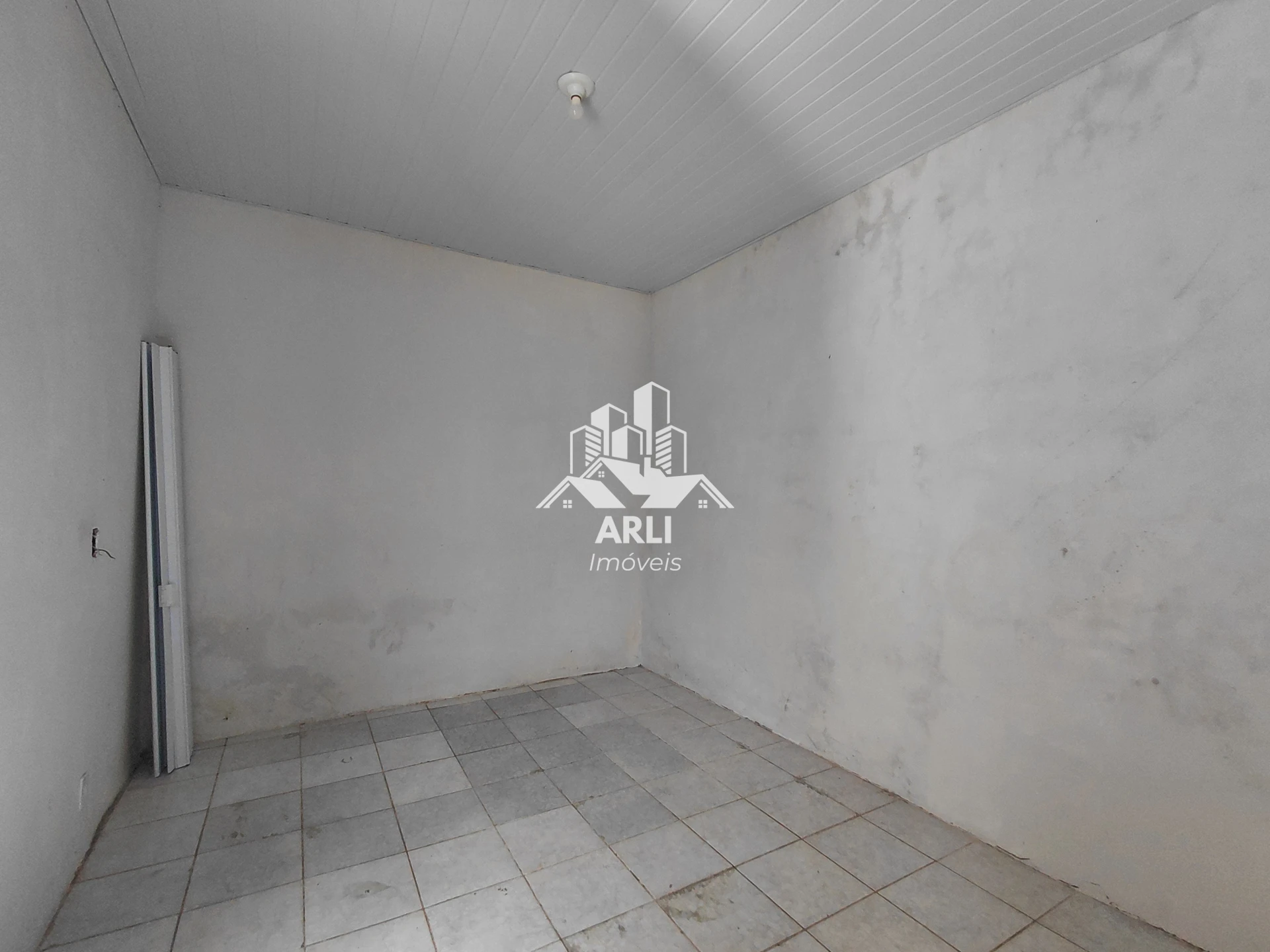 CASA À VENDA COM EDICULA ,ZONA NORTE PRÓXIMO AO CEASA-OPORTUNIDADE!!! - 