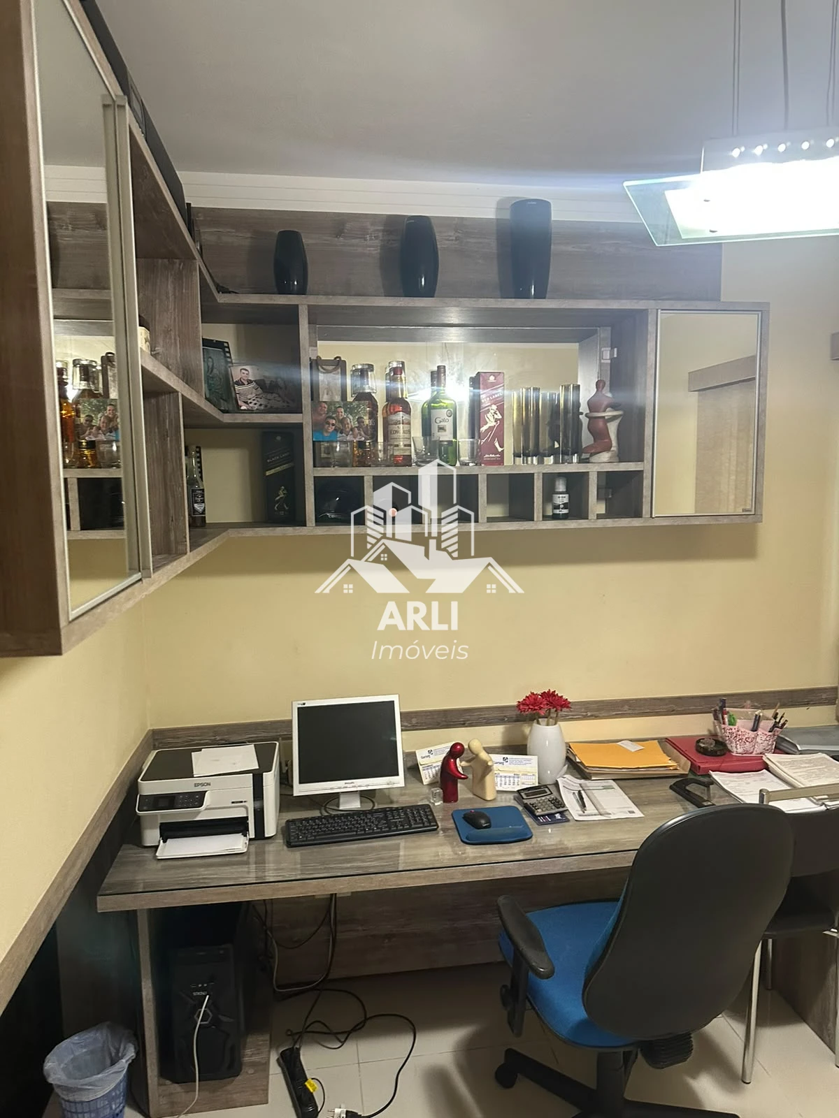* IMÓVEL ESPAÇOSO E COMPLETO À VENDA! EM GARÇA SP-ACEITA PERMUTA! - 