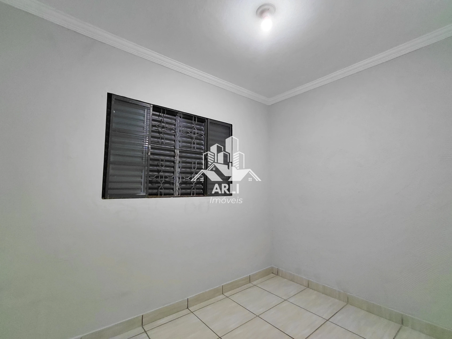 CASA À VENDA NO SANTA ANTONIETA, COM SUITE,PROXIMO AO CEASA ! - 