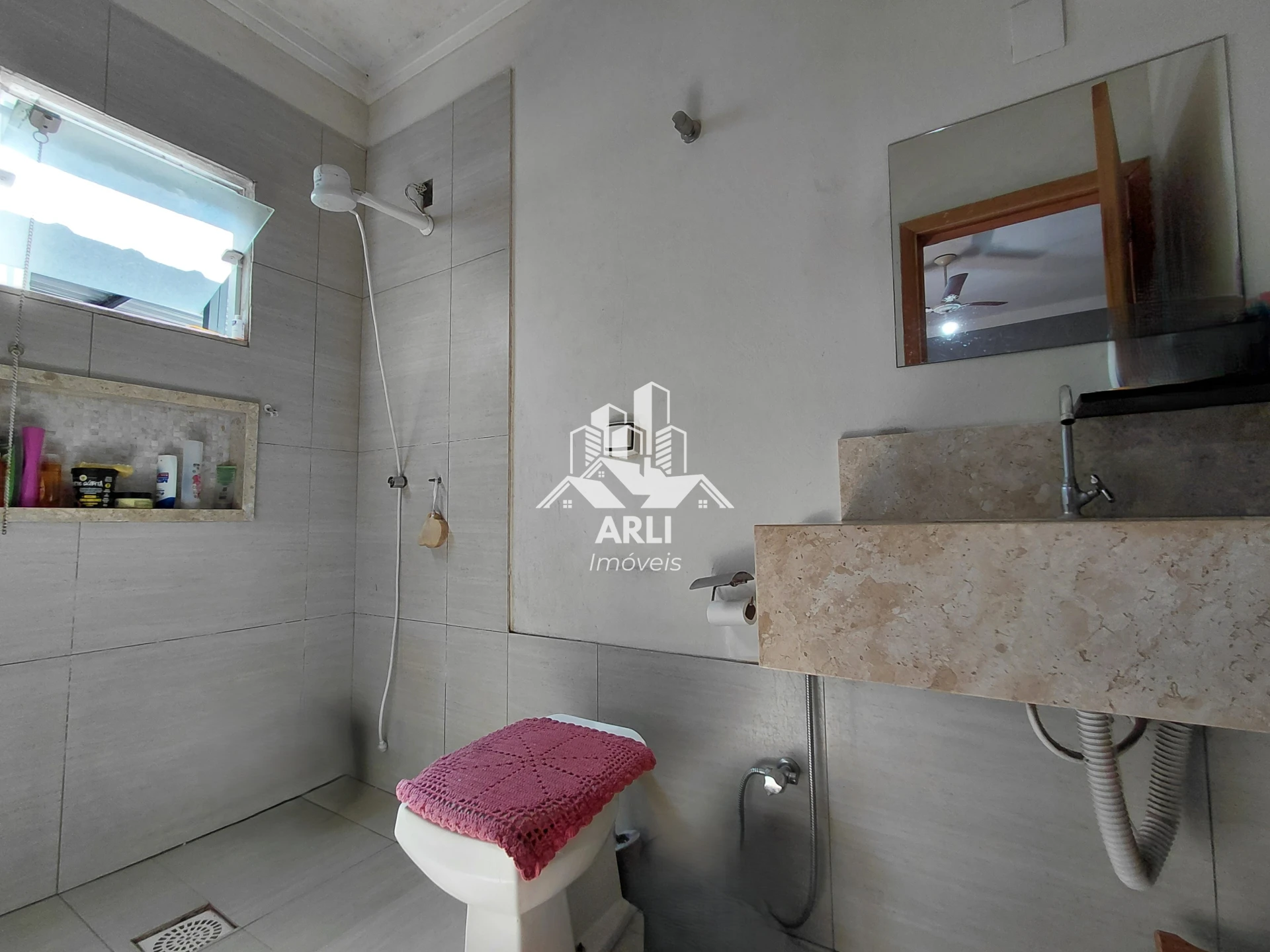  CASA À VENDA | JD. PEROLA- Conforto, lazer e potencial de renda em um só imóvel! - 