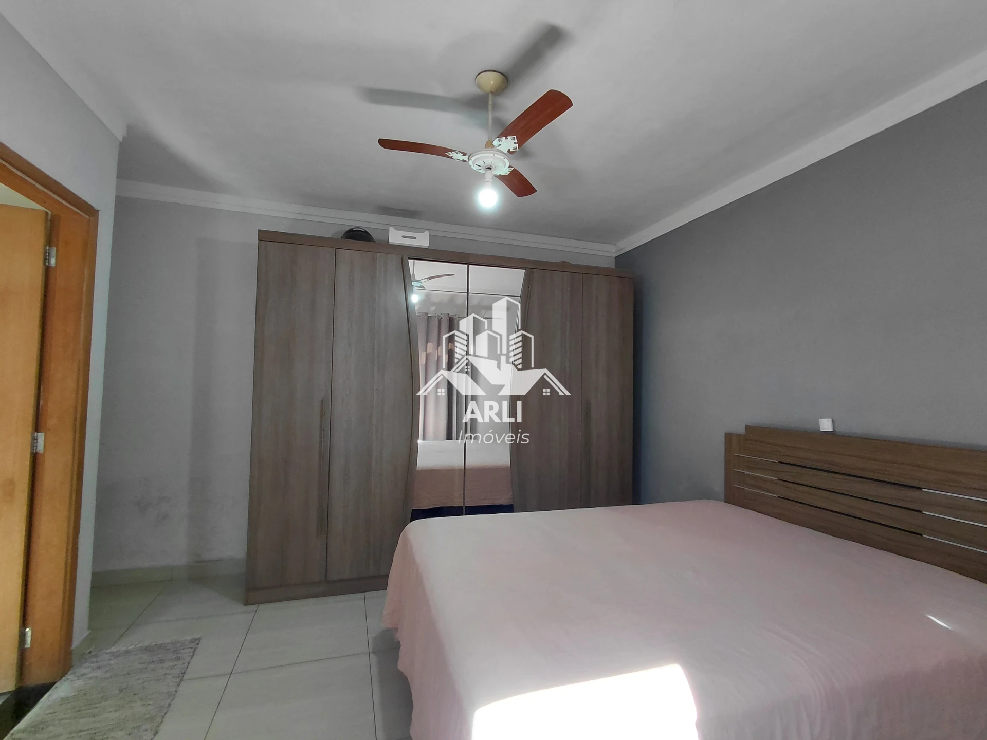  CASA À VENDA | JD. PEROLA- Conforto, lazer e potencial de renda em um só imóvel! - 