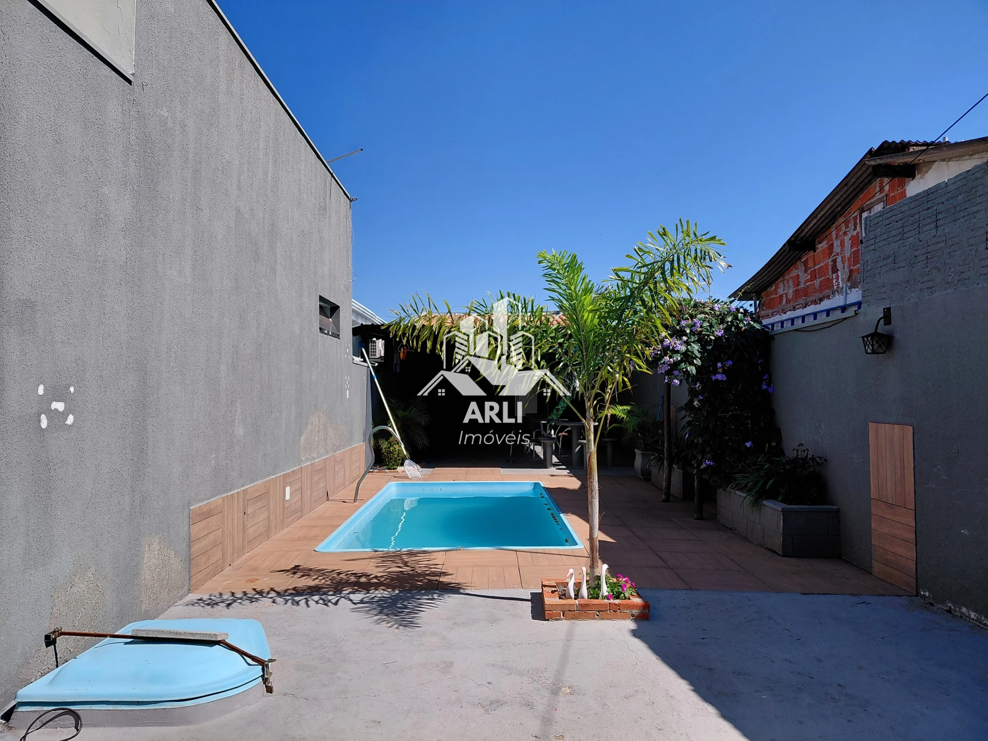  CASA À VENDA | JD. PEROLA- Conforto, lazer e potencial de renda em um só imóvel! - 
