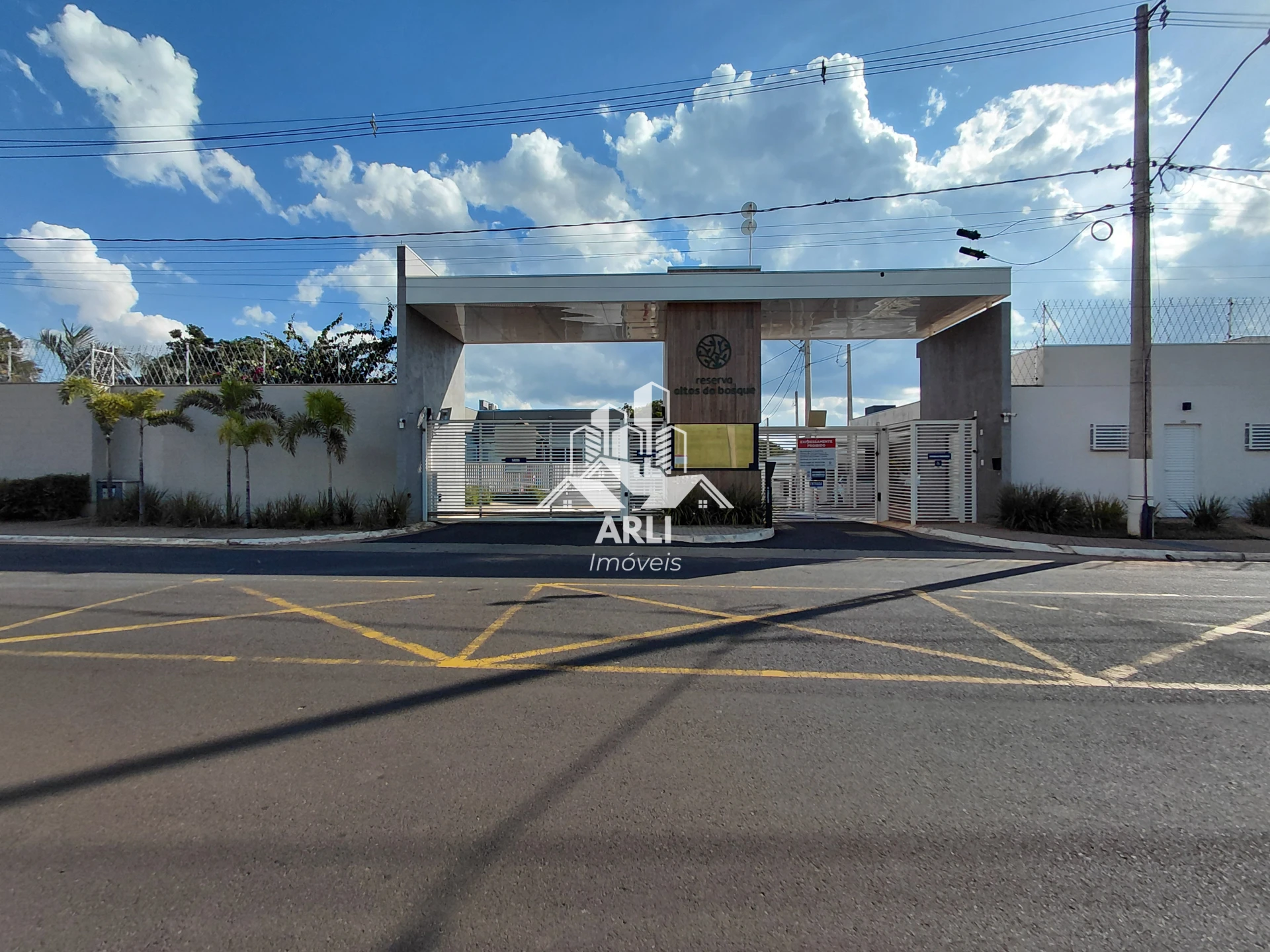 CASA À VENDA – Condomínio Reserva Altos do Bosque !!!