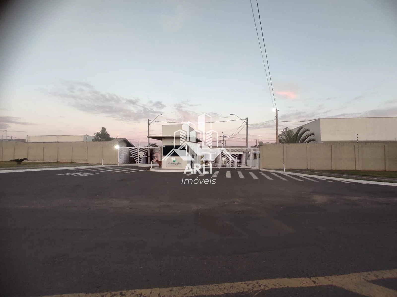 CASA A VENDA CONDOMINIO VIAREGGIO-JD CAVALARI !!!