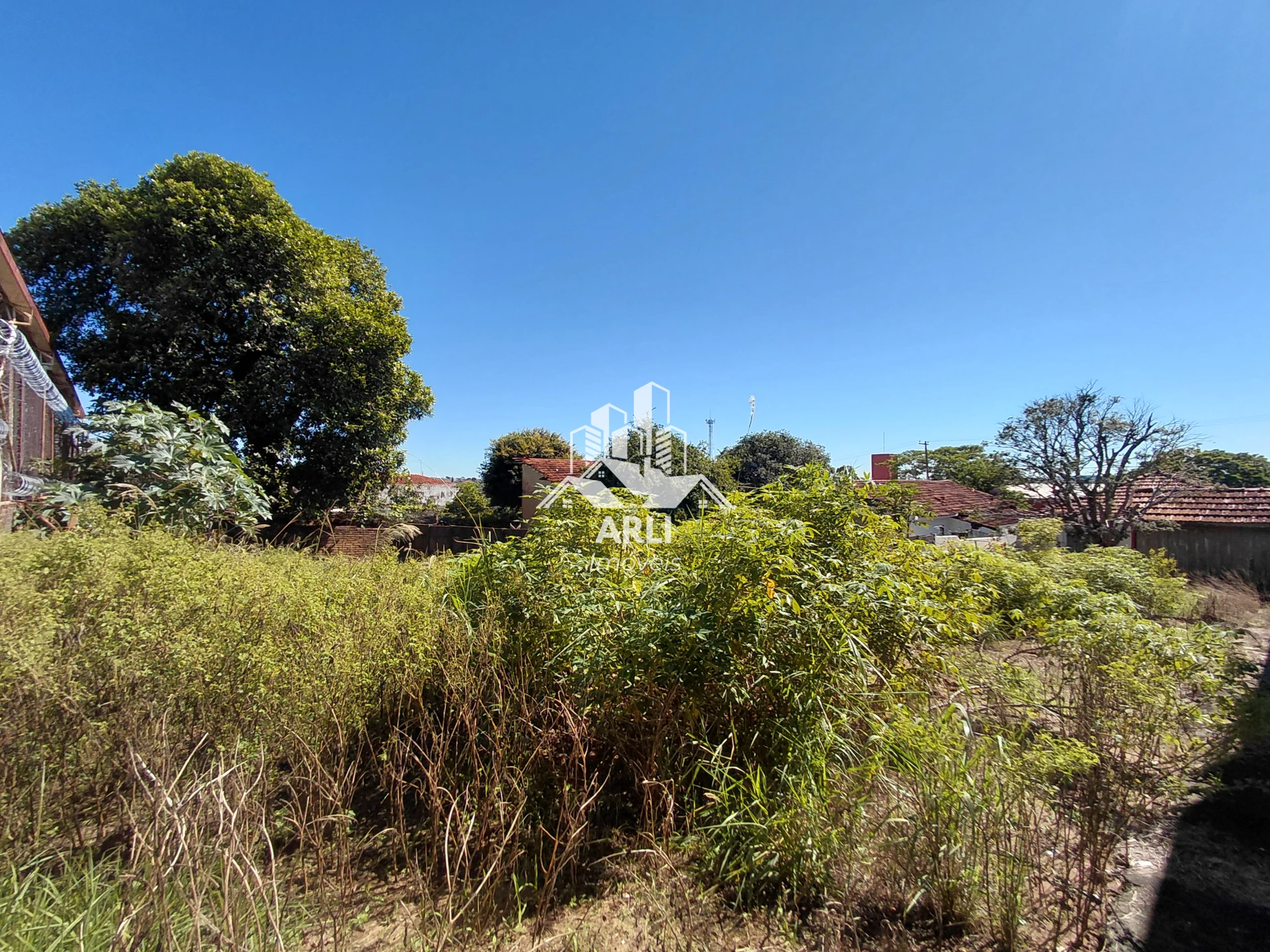 Oportunidade Imperdível! Casa à Venda Próxima ao Tauste Norte(600M2 DE ÁREA ÚTIL) - 