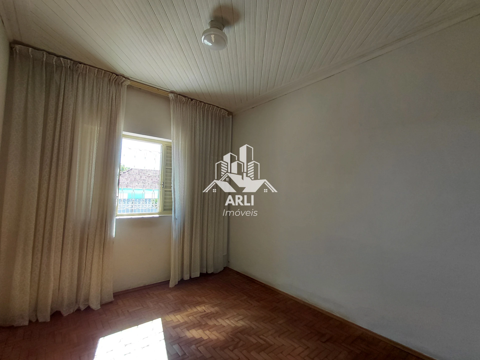 Oportunidade Imperdível! Casa à Venda Próxima ao Tauste Norte(600M2 DE ÁREA ÚTIL) - 