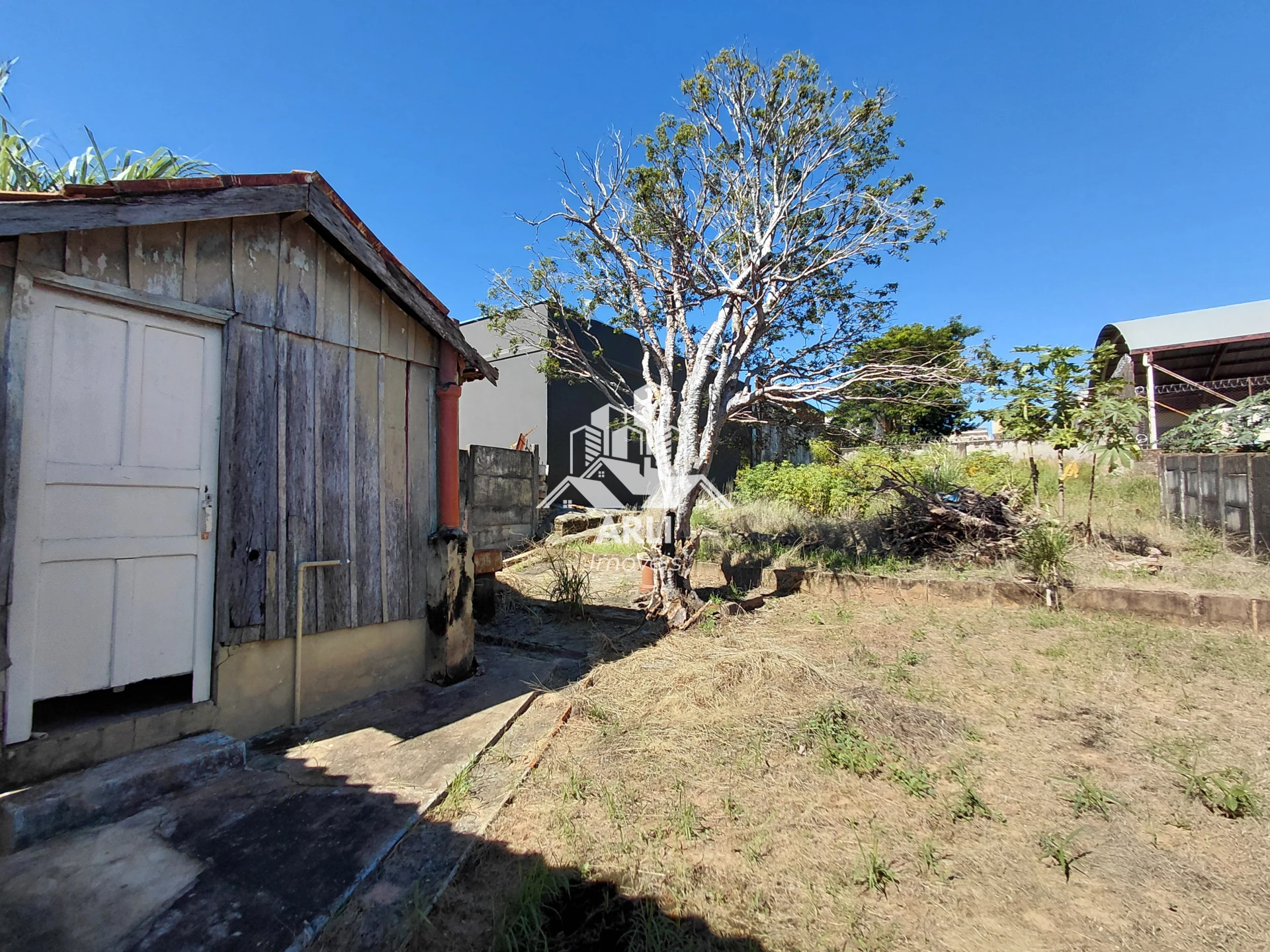 Oportunidade Imperdível! Casa à Venda Próxima ao Tauste Norte(600M2 DE ÁREA ÚTIL) - 