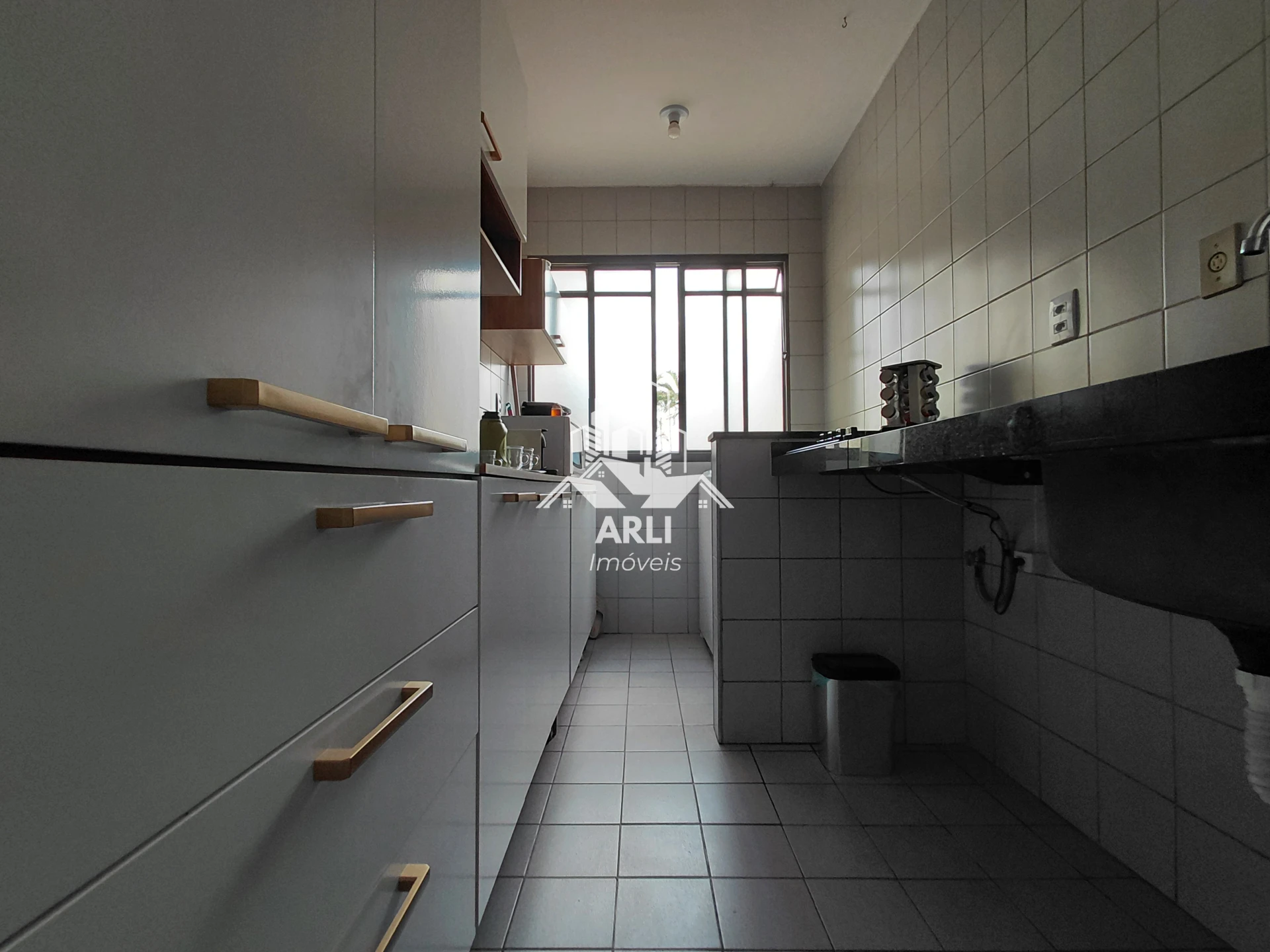 (MOBILIADO)OPORTUNIDADE PARA MORAR BEM,  ALTOS DA COLINA! (3-DORMITÓRIOS) - 