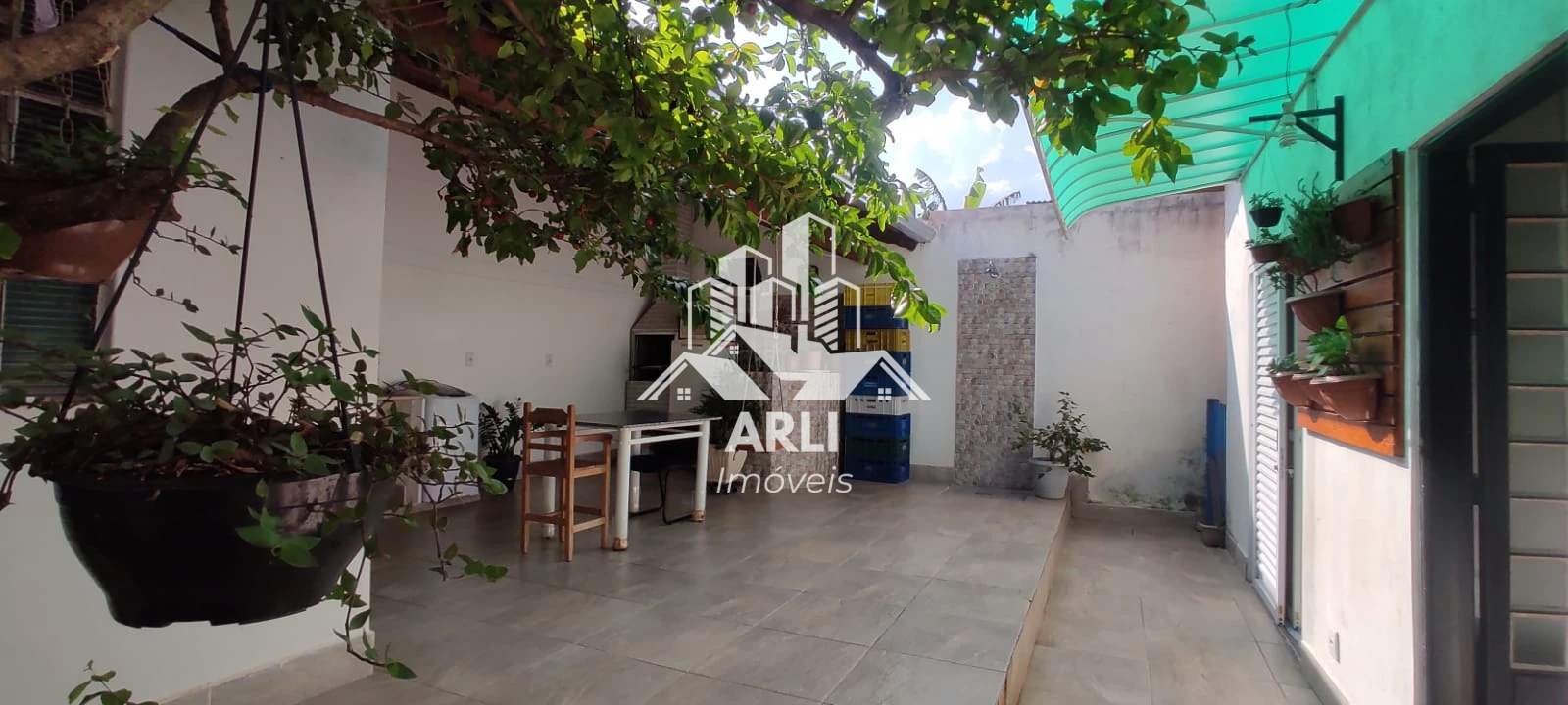 CASA À VENDA PROXIMO AO NIKKEY CLUB !!! - 