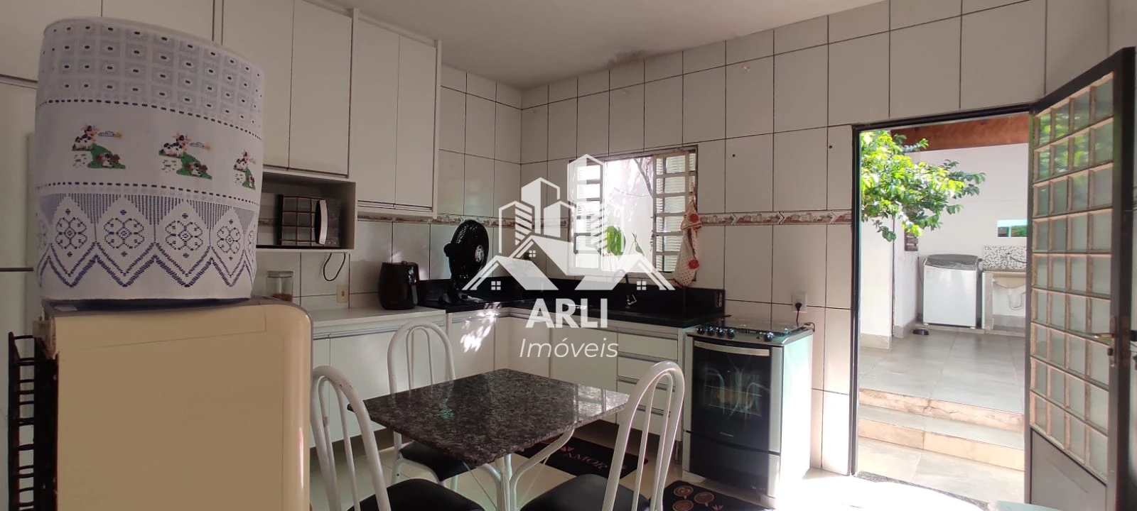 CASA À VENDA PROXIMO AO NIKKEY CLUB !!! - 