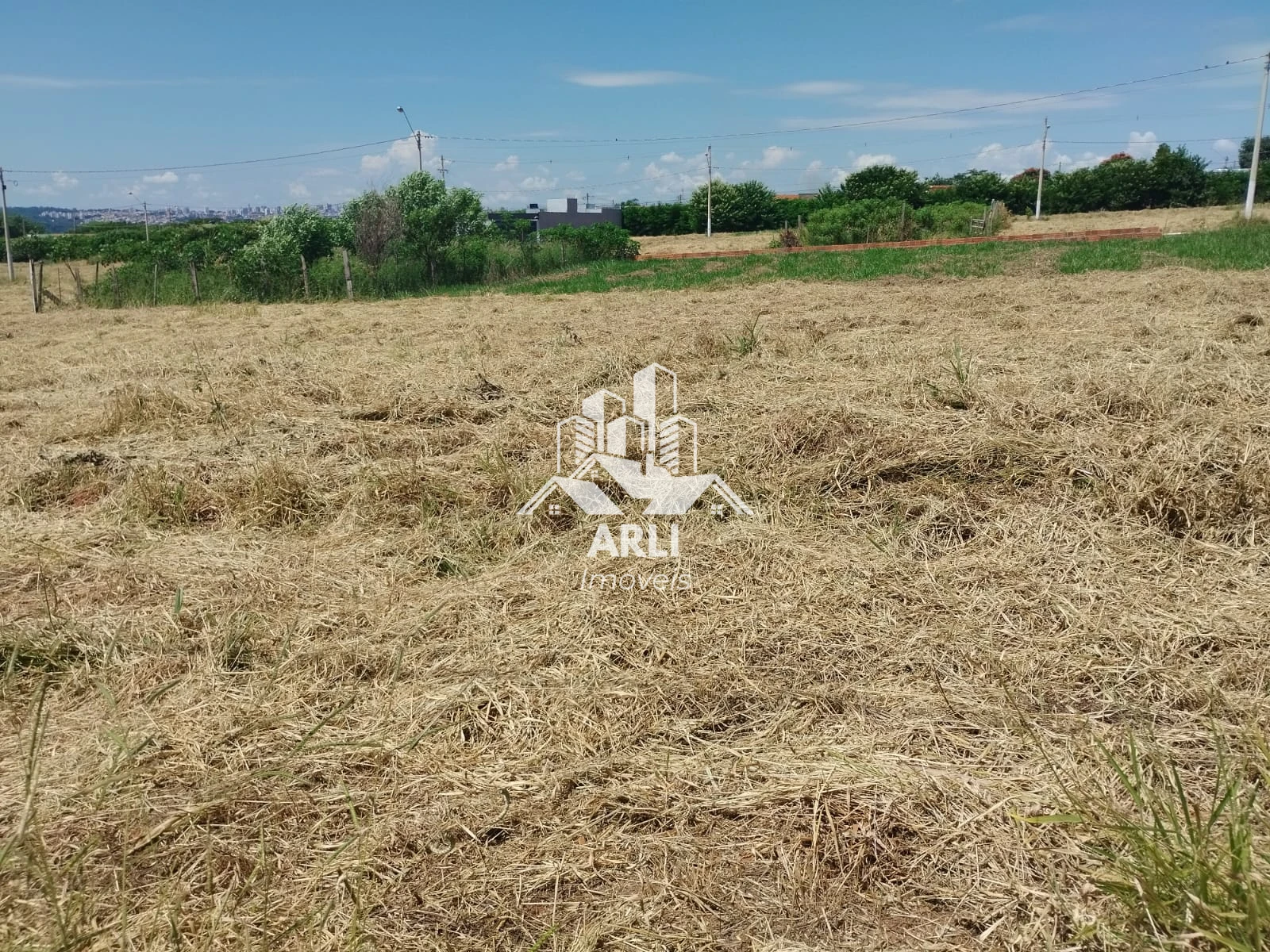 TERRENO À VENDA PARQUE DAS FLORES AO LADO DO RES.MALDIVAS !!! - 
