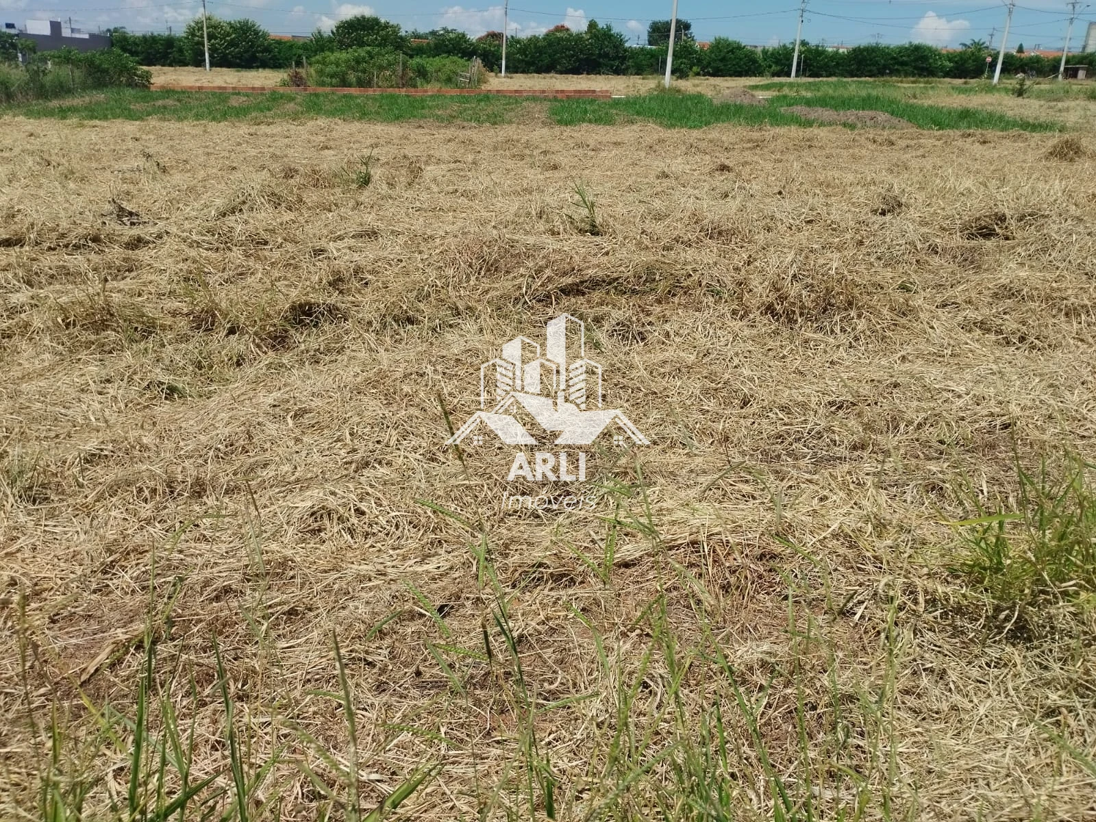 TERRENO À VENDA PARQUE DAS FLORES AO LADO DO RES.MALDIVAS !!! - 