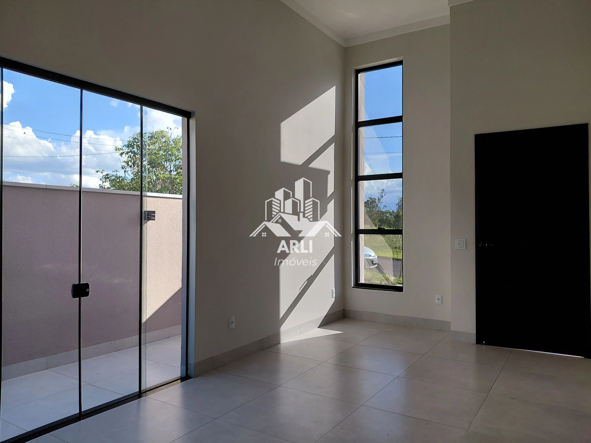 CASA À VENDA ! CONDOMINIO VERANA COM TRÊS SUITES !!! - 