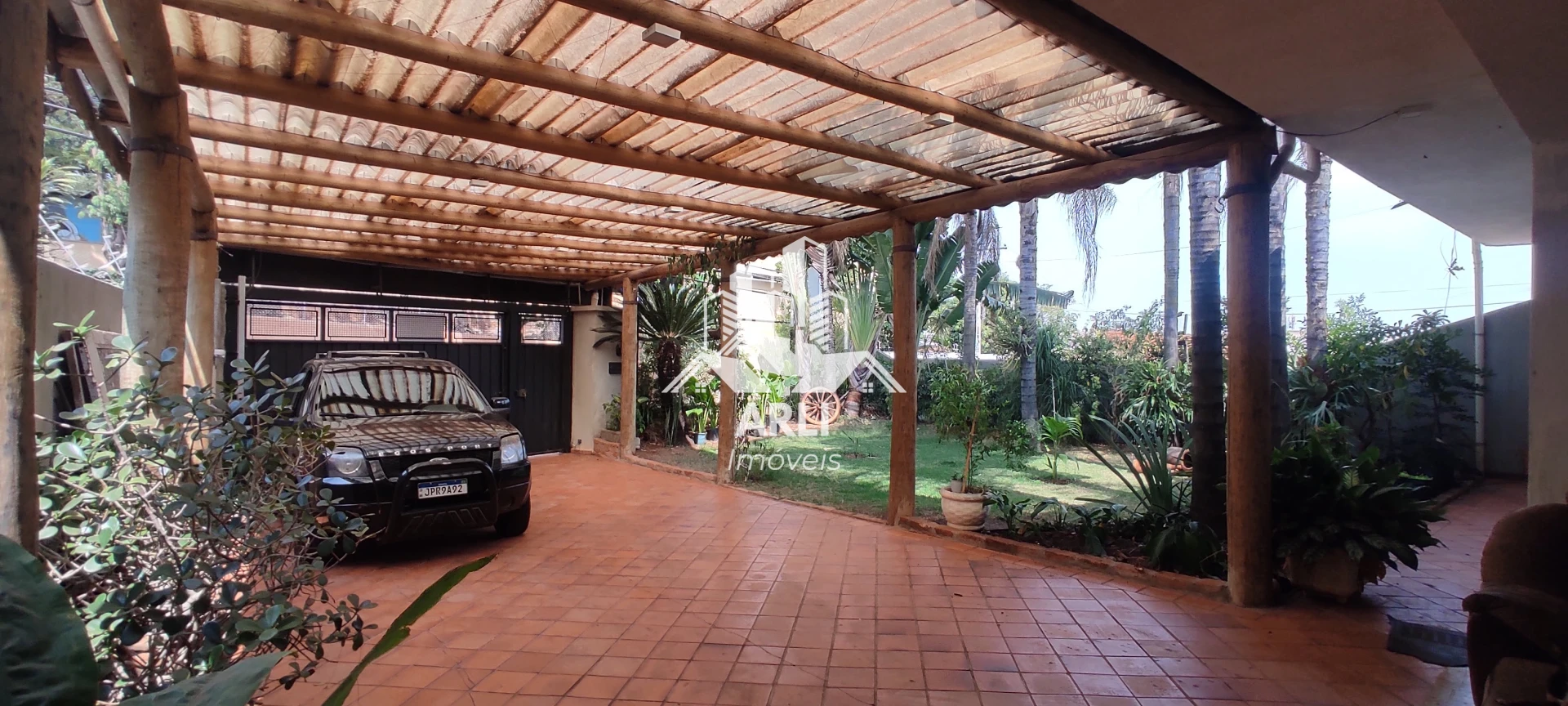 CASA À VENDA PROXIMO AO COLEGIO CRISTO REI . - 