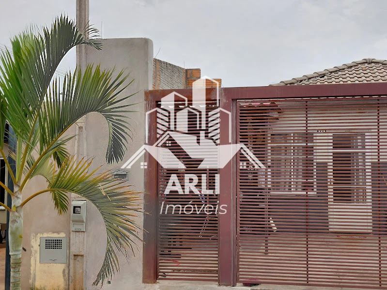 CASA À VENDA NO MARACÁ, COM PROJETO APROVADO DE GARAGEM E SALÃO!!!